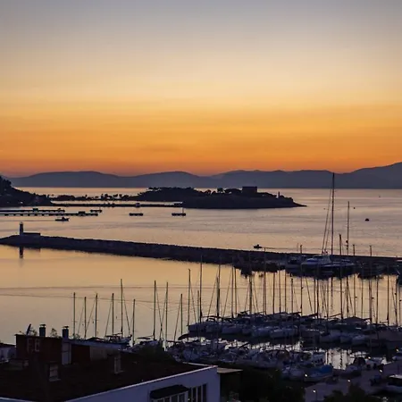 The View Ξενοδοχείο 4*